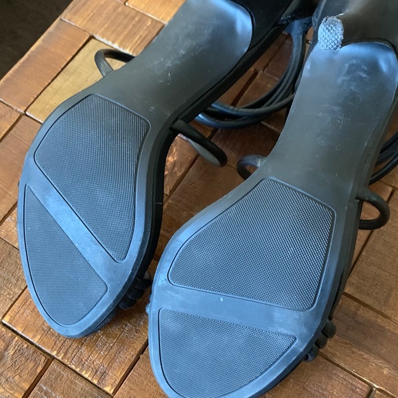 LC Lauren Conrad Strappy Black Heel with Tassels - Picture 5 of 5